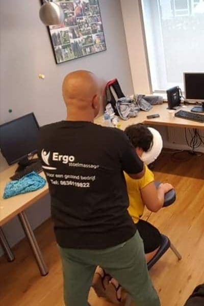 Stoelmassage op locatie bij een bedrijf in Roosendaal