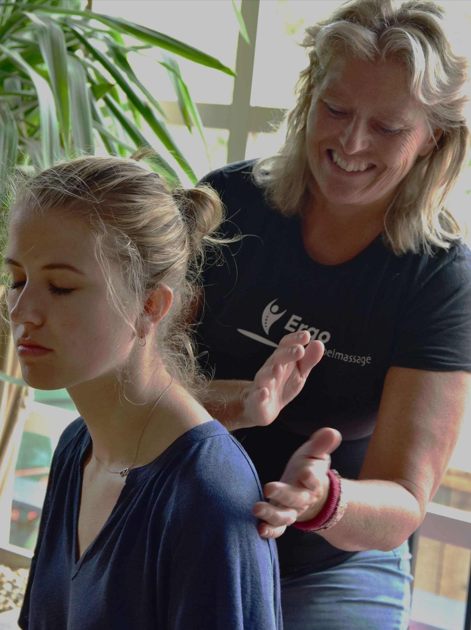 Stoelmassage op locatie bij een bedrijf in Breda